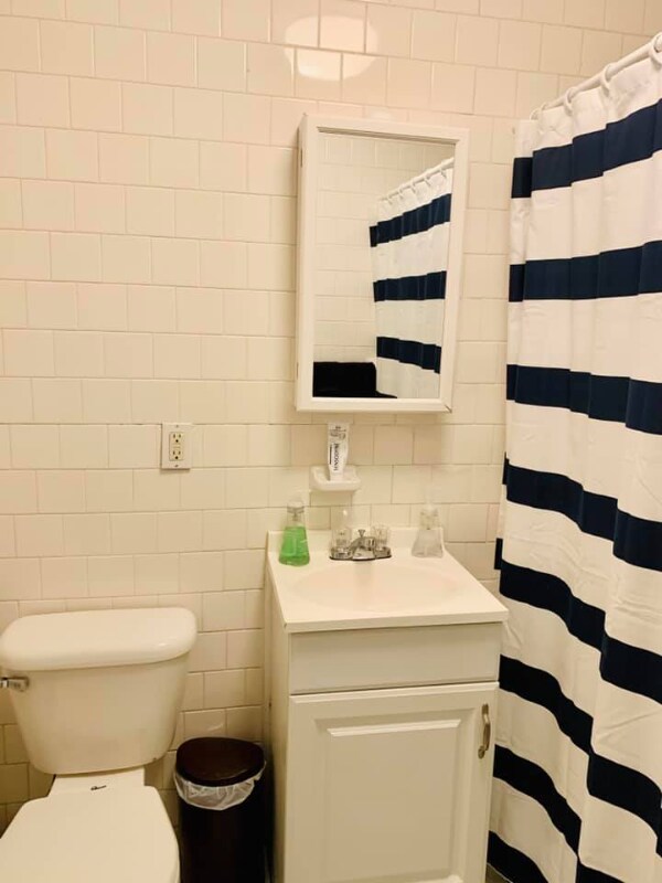 1862 Beacon St-Unit -Bld4-08 in Brookline, MA - Building Photo - Building Photo