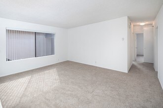 7601 Eads Ave in San Diego, CA - Building Photo - Building Photo