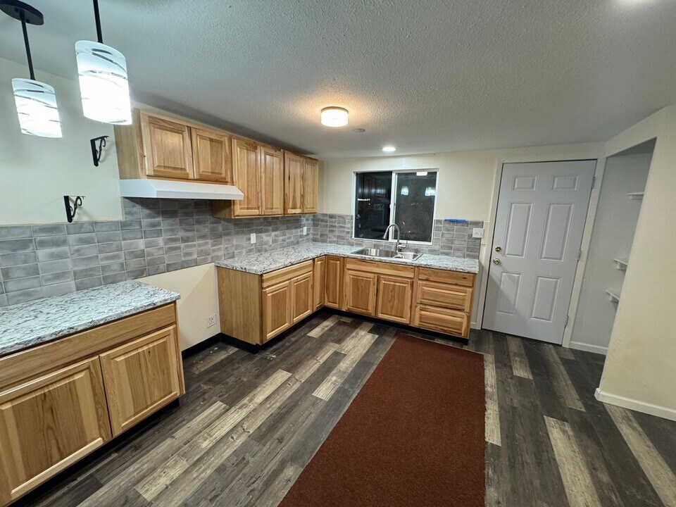 1120 Central Ave W in Great Falls, MT - Building Photo