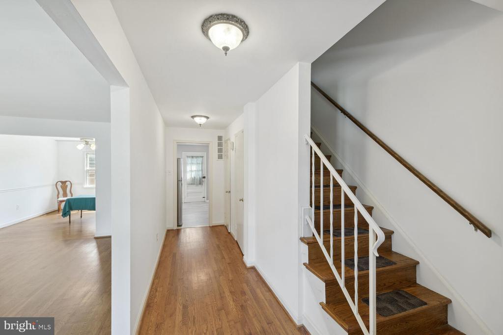 1549 Bruton Ct in McLean, VA - Building Photo