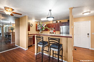 3030 Denali St in Anchorage, AK - Foto de edificio - Building Photo