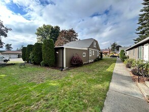 817 Grover St in Lynden, WA - Building Photo - Building Photo