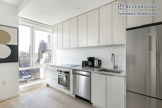 150 Lawrence St, Unit FL17-ID2217 in Brooklyn, NY - Foto de edificio - Building Photo