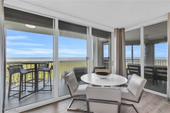 6573 Marissa Loop in Naples, FL - Foto de edificio - Building Photo