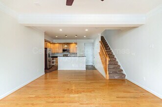 5675 Harrington Falls Ln in Alexandria, VA - Foto de edificio - Building Photo