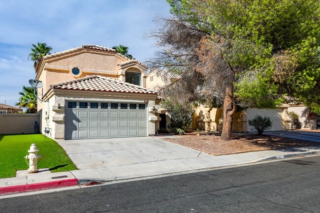 371 Lander Dr in Henderson, NV - Building Photo - Building Photo