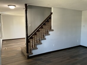 1018 Larch Ln in Fort Wayne, IN - Building Photo - Building Photo