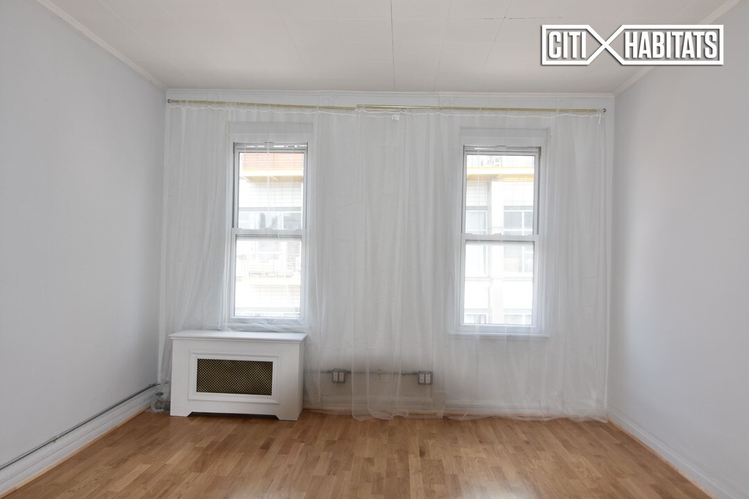311 Eckford St-Unit -7 in Brooklyn, NY - Foto de edificio