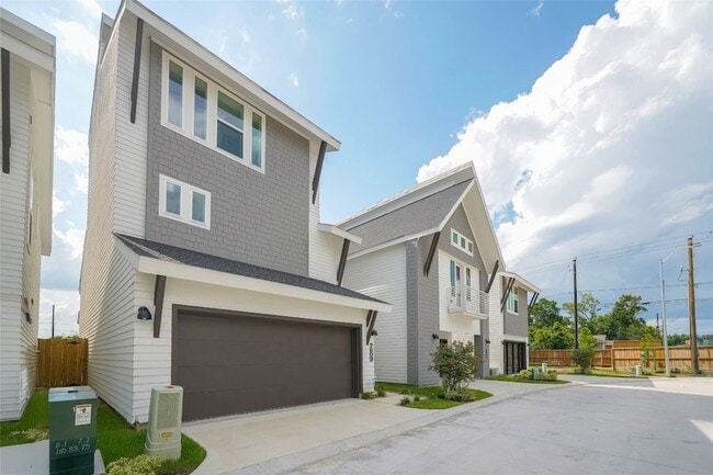 7609 Victory Reserve St in Houston, TX - Building Photo - Building Photo