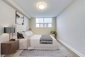Surrey Lane Apartments in Burlington, ON - Building Photo - Building Photo