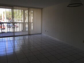 10855 SW 112th Ave in Miami, FL - Building Photo - Building Photo