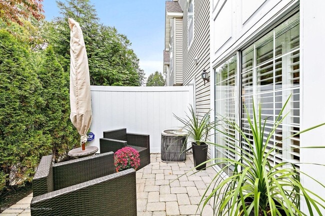 49 Richmond Ct in Tinton Falls, NJ - Building Photo - Building Photo