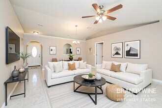 16052 Dorchester Blvd in Clermont, FL - Foto de edificio - Building Photo