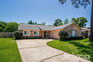 7318 Foxway Ln in Humble, TX - Building Photo