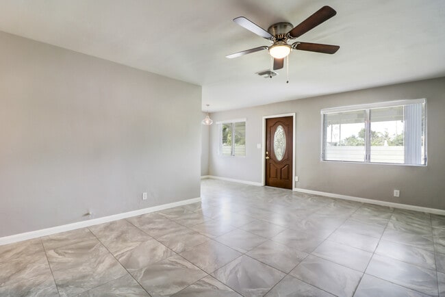 260 NE 58th St in Oakland Park, FL - Building Photo - Building Photo