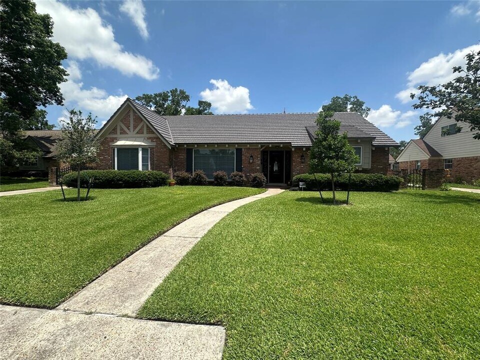 12718 Taylorcrest Rd in Houston, TX - Building Photo