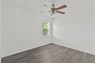 316 20th St in San Leon, TX - Building Photo - Building Photo