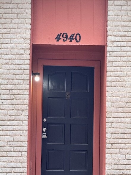 property at 4940 Arbor Glen Rd