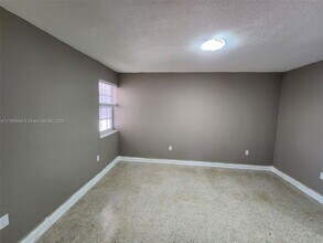 2763 SW 32nd Ave in Miami, FL - Building Photo - Building Photo