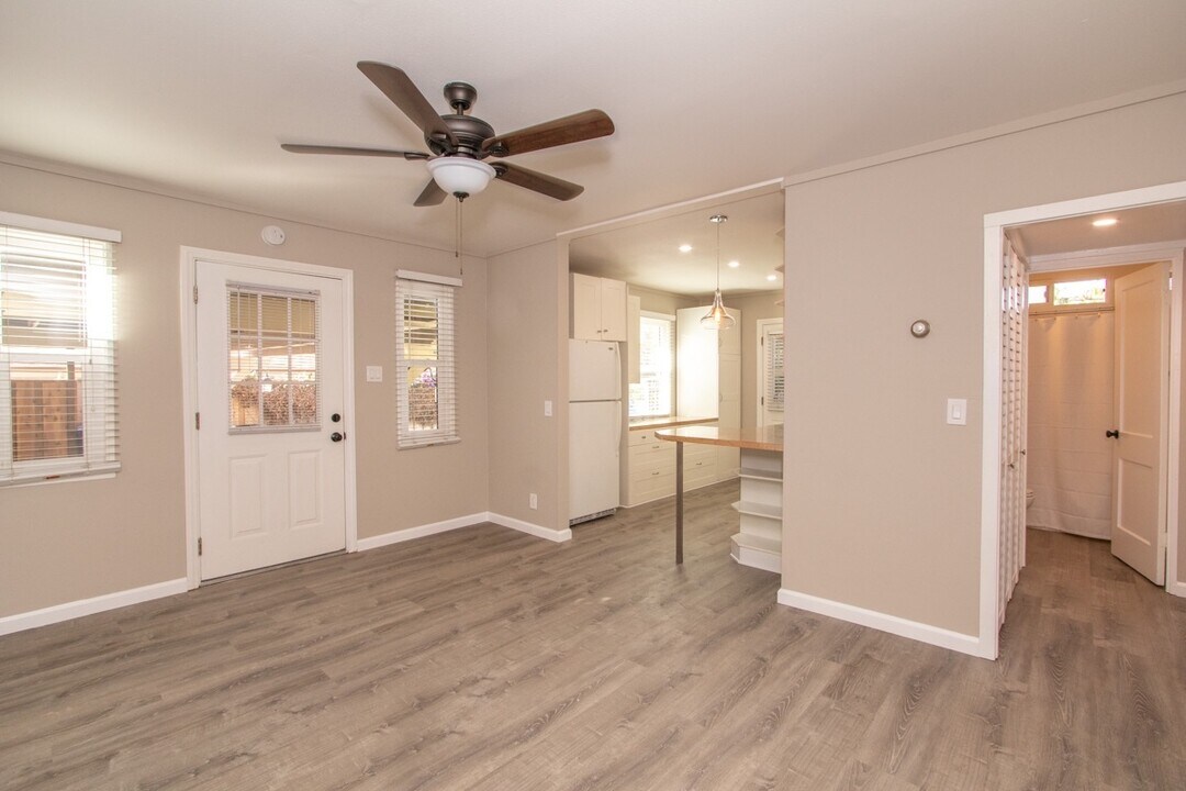 1805 Pentuckett Ave in San Diego, CA - Building Photo