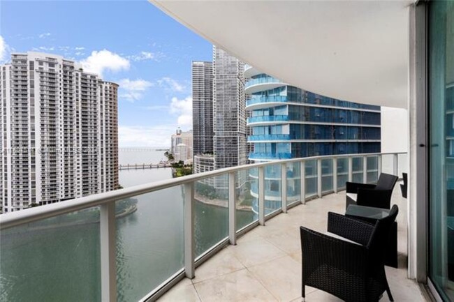 300 S Biscayne Blvd, Unit T-1608 in Miami, FL - Building Photo - Building Photo