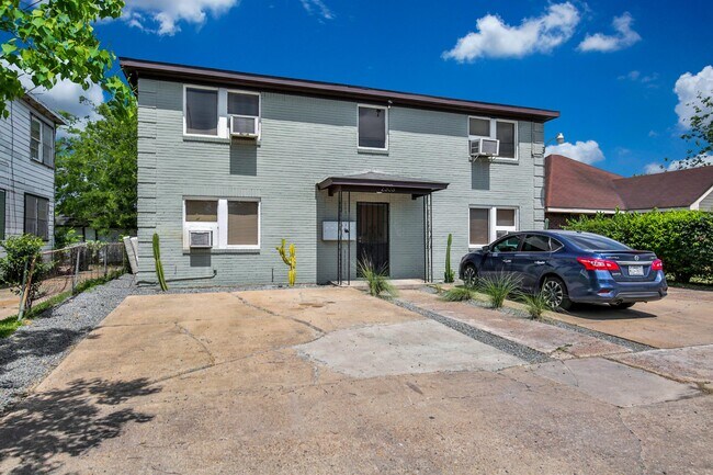 2303 Rosewood St-Unit -2 in Houston, TX - Building Photo - Building Photo