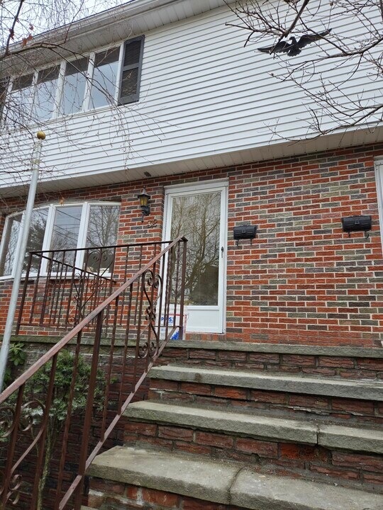 32 Forest St, Unit 32 in Watertown, MA - Building Photo