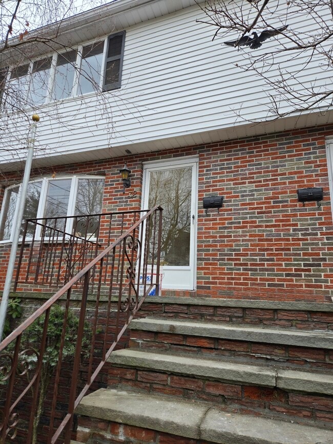 32 Forest St, Unit 32