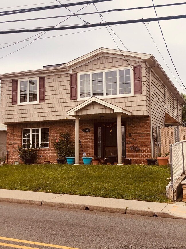 property at 244 Front St