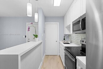 6330 SW 79th St in South Miami, FL - Building Photo - Building Photo