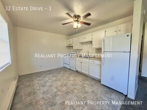 32 Estate Dr in Amelia, OH - Building Photo - Building Photo