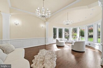 8735 Brook Rd in McLean, VA - Building Photo - Building Photo