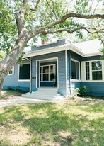 1002 W Mulberry Ave, Unit 101 in San Antonio, TX - Building Photo