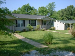 610 Higate Rd in Hendersonville, NC - Building Photo - Building Photo