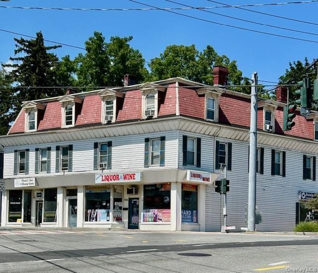 property at 7 N Liberty Dr