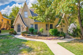 405 E 32nd St in Austin, TX - Foto de edificio - Building Photo