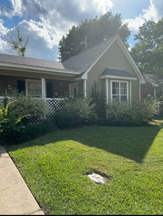 1243 Barnett Bend Cir in Brandon, MS - Building Photo