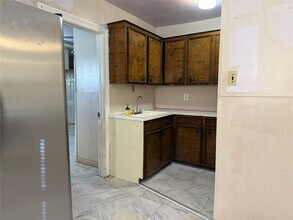 5004 Irvington Blvd in Houston, TX - Building Photo - Building Photo