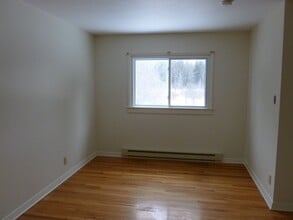 48 Madison St in Hamilton, NY - Building Photo - Building Photo