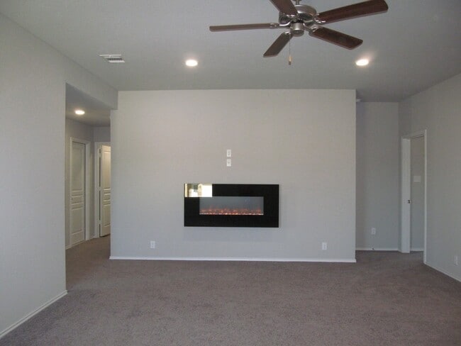 2500 Elk Creek St in Temple, TX - Building Photo - Building Photo