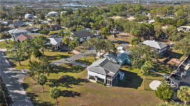 11275 Pool Ct W in Crystal River, FL - Foto de edificio - Building Photo