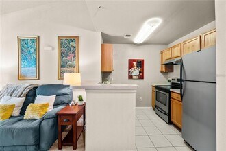 9117 Lee Vista Blvd, Unit 608 in Orlando, FL - Foto de edificio - Building Photo