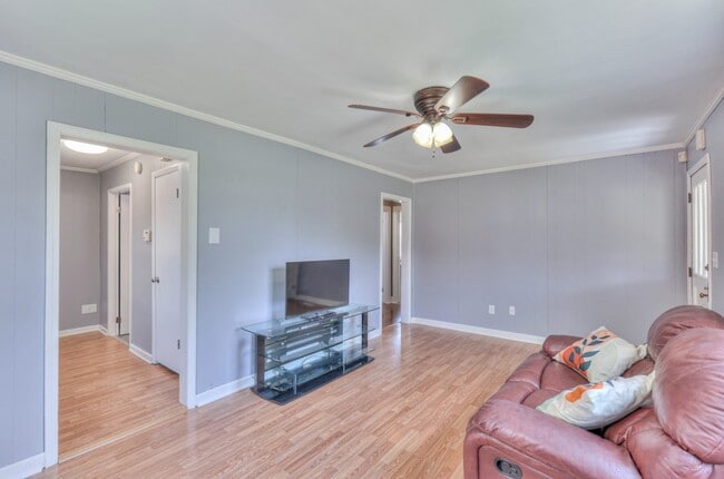629 Neelys Bend Rd in Nashville, TN - Building Photo - Building Photo
