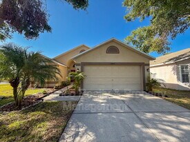 13047 Bridleford Dr in Gibsonton, FL - Building Photo