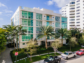 Sunset Lake Luxury Residences in Fort Lauderdale, FL - Building Photo - Building Photo