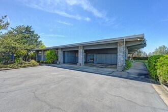 1000 Grass Valley Hwy in Auburn, CA - Building Photo - Building Photo