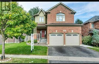 157 Waller St in Whitby, ON - Building Photo