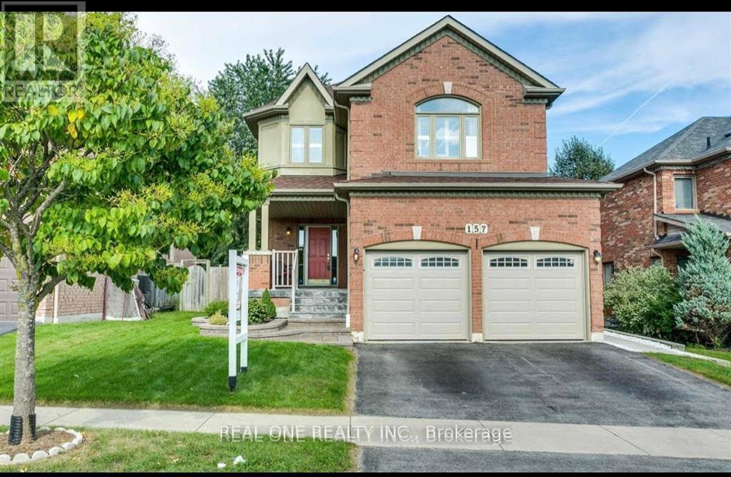 157 Waller St in Whitby, ON - Building Photo