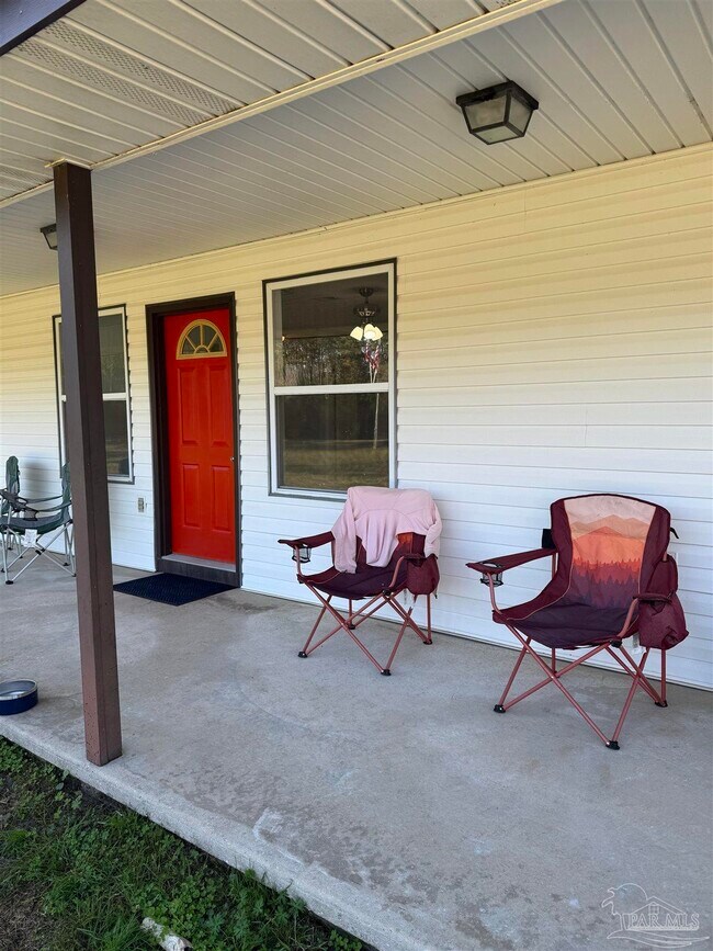 2295 Chippendale Rd in Cantonment, FL - Building Photo - Building Photo
