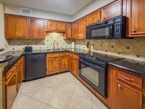 2574 Marilee Ln in Houston, TX - Building Photo - Building Photo